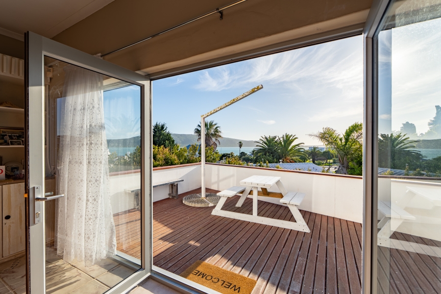 7 Bedroom Property for Sale in Middedorp Western Cape